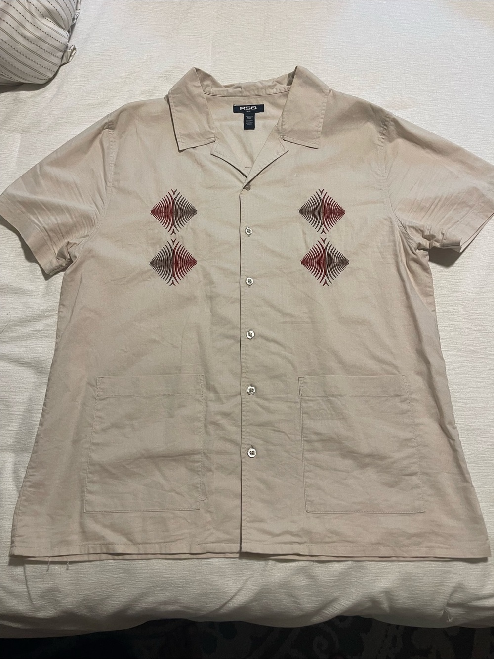 RSQ Beige Short-Sleeve Button-Down Shirt with Burgundy Diamond Graphic